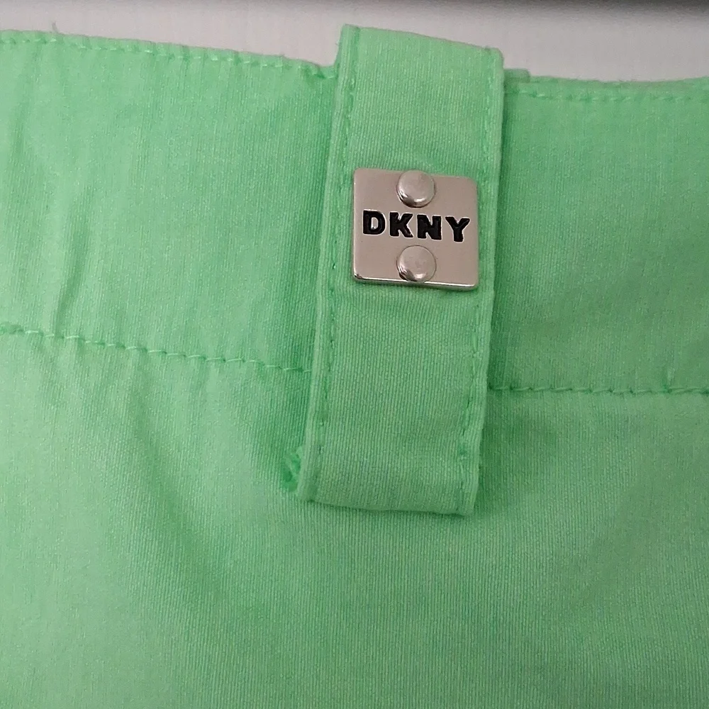 DKNY Skort Golf Tennis Pickleball Bright Green Sportswear Zipper Pockets Sz 4 - Picture 2 of 9